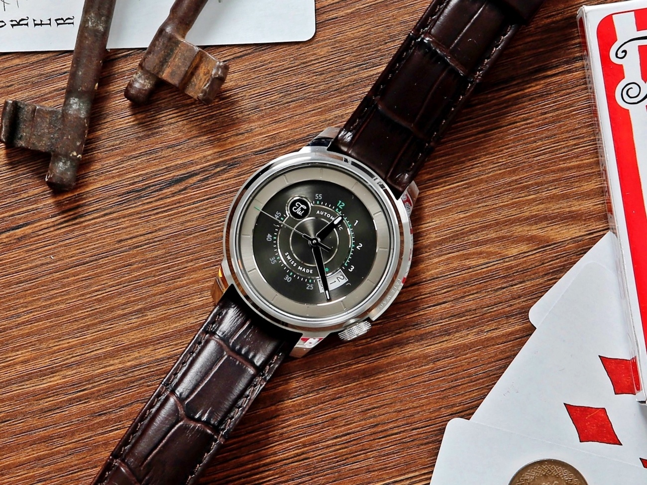 extravagant，Wrist watch，pretty，industrial design，